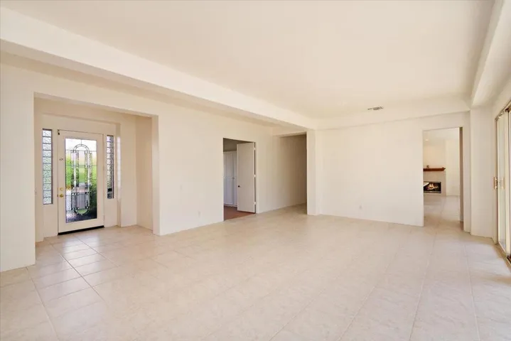 Living Room/Dining Area