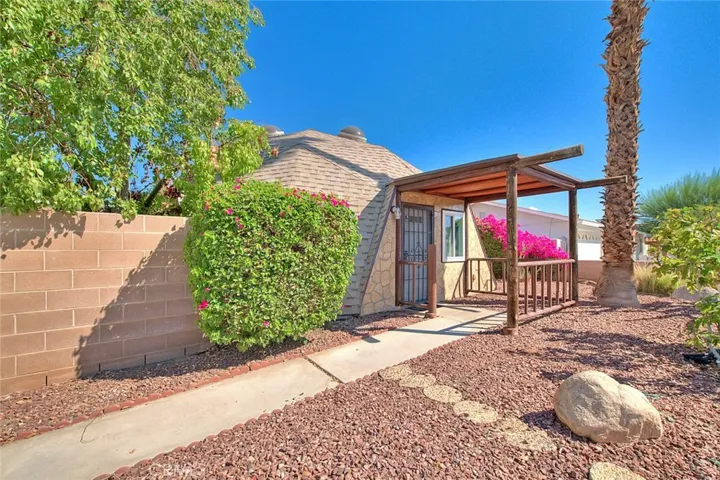 68020 Encinitas Road, Cathedral City, California 92234