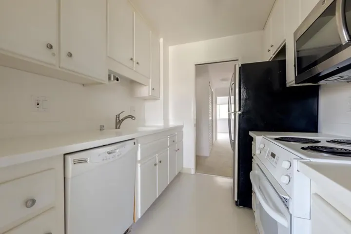 777 San Antonio Road 40, Palo Alto, California 94303