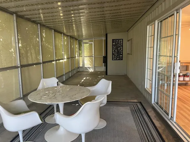 completely SCREENED IN AREA