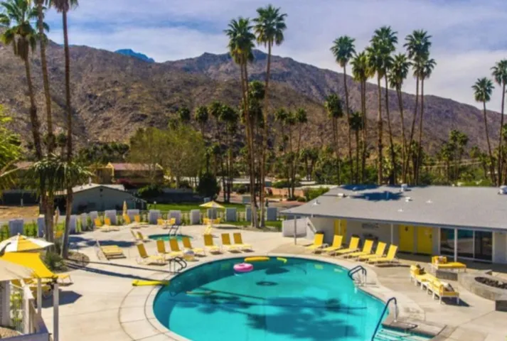 CLUBHOUSE POOL