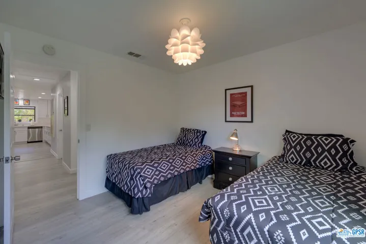 side bedroom