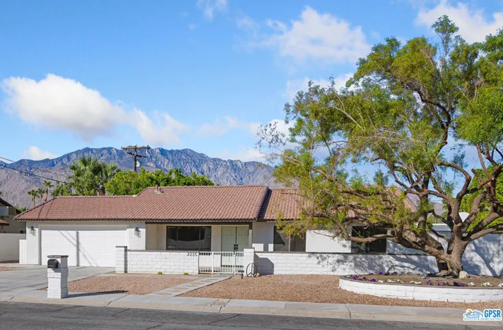 2235 N Los Alamos Road, Palm Springs, California 92262