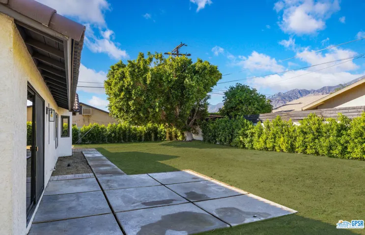 2235 N Los Alamos Road, Palm Springs, California 92262