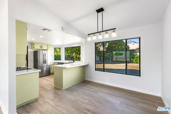 2235 N Los Alamos Road, Palm Springs, California 92262