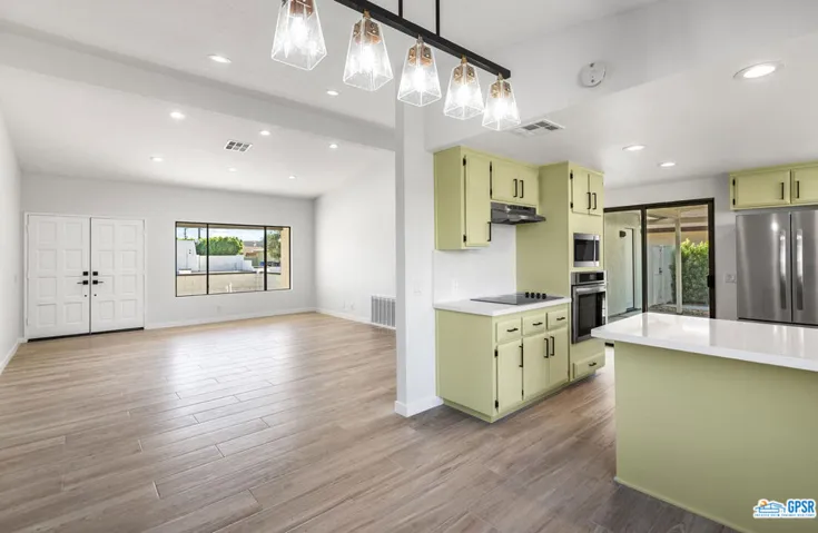 2235 N Los Alamos Road, Palm Springs, California 92262