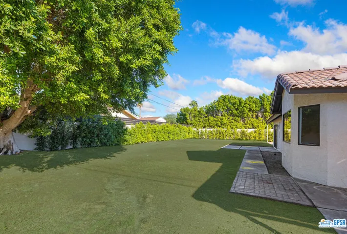 2235 N Los Alamos Road, Palm Springs, California 92262