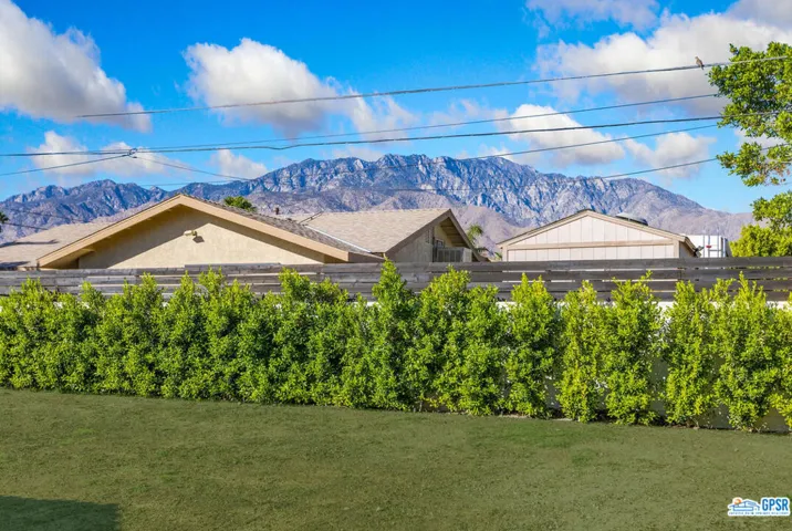 2235 N Los Alamos Road, Palm Springs, California 92262