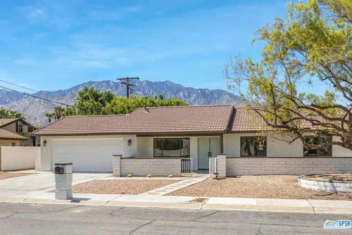 2235 N Los Alamos Road, Palm Springs, California 92262