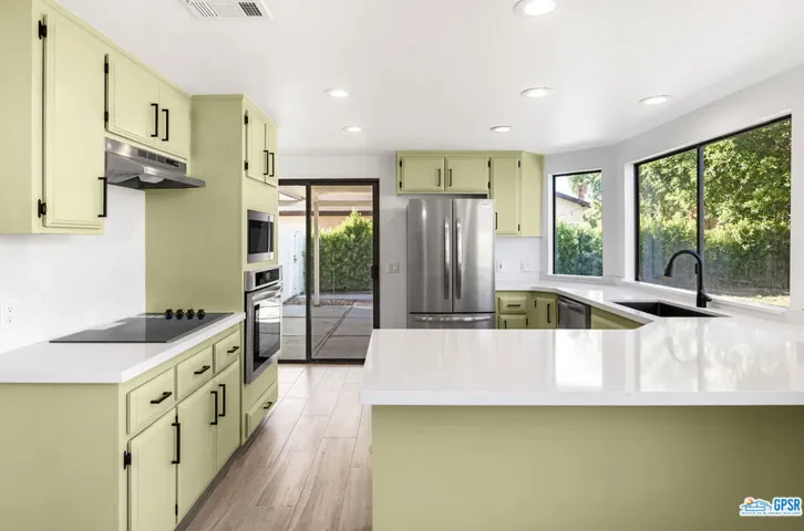 2235 N Los Alamos Road, Palm Springs, California 92262
