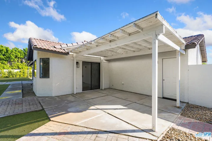 2235 N Los Alamos Road, Palm Springs, California 92262