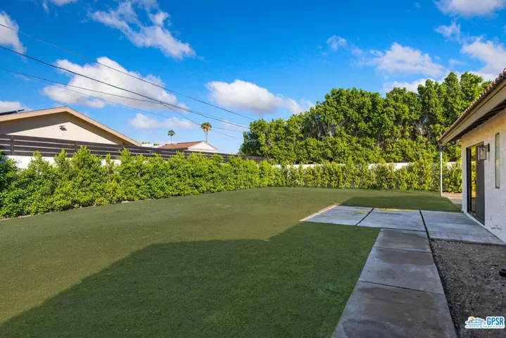 2235 N Los Alamos Road, Palm Springs, California 92262