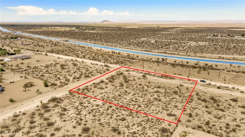 Red property boundary markers are not to be relied on as exact property lines. Buyer to confirm independently.