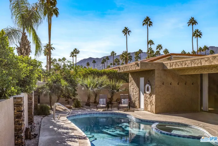 2030 S Chico Drive, Palm Springs, California 92264