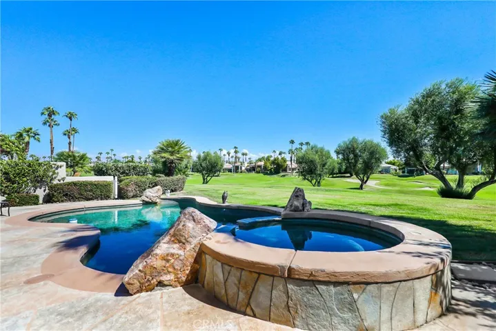 55084 Tanglewood, La Quinta, California 92253