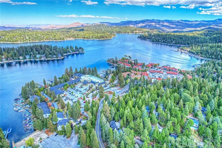 332 Lake Resort Road, Lake Arrowhead, California 92352