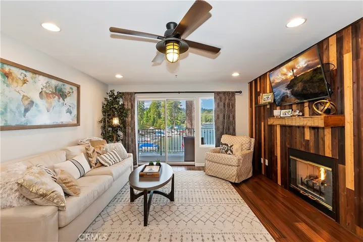 332 Lake Resort Road, Lake Arrowhead, California 92352