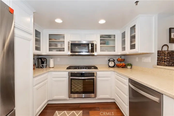 332 Lake Resort Road, Lake Arrowhead, California 92352