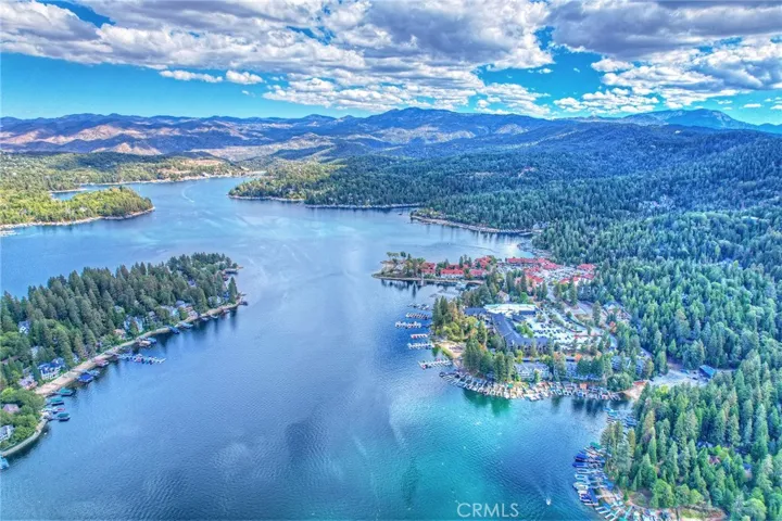332 Lake Resort Road, Lake Arrowhead, California 92352