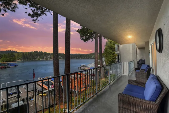 332 Lake Resort Road, Lake Arrowhead, California 92352