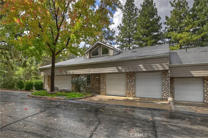332 Lake Resort Road, Lake Arrowhead, California 92352