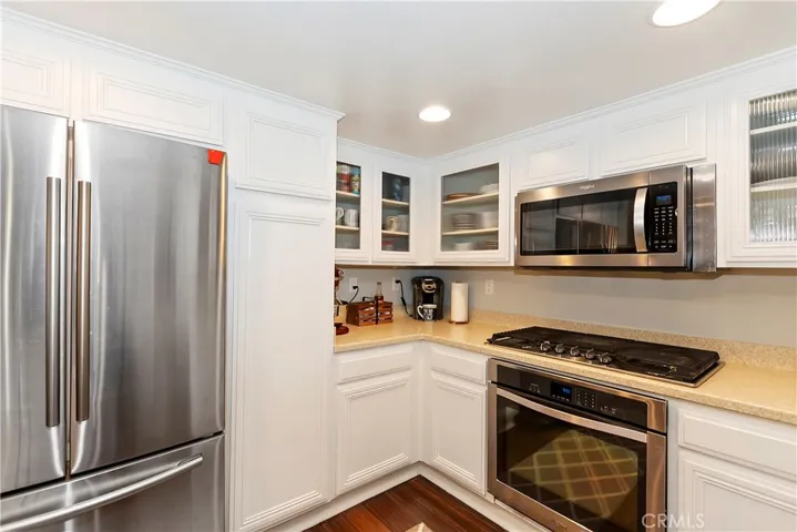 332 Lake Resort Road, Lake Arrowhead, California 92352