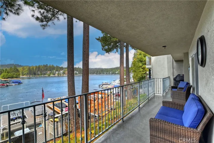 332 Lake Resort Road, Lake Arrowhead, California 92352