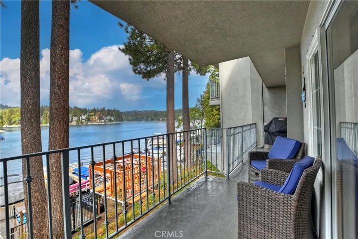 332 Lake Resort Road, Lake Arrowhead, California 92352