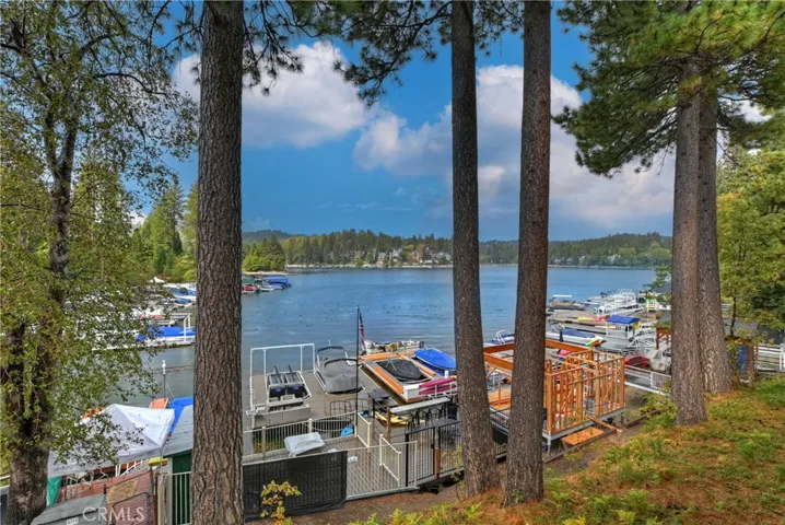 332 Lake Resort Road, Lake Arrowhead, California 92352