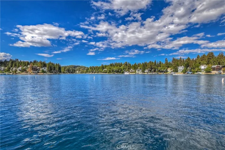 332 Lake Resort Road, Lake Arrowhead, California 92352