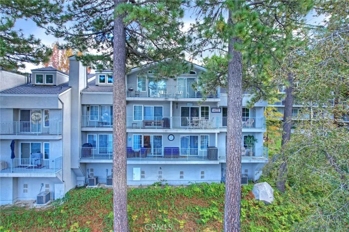 332 Lake Resort Road, Lake Arrowhead, California 92352