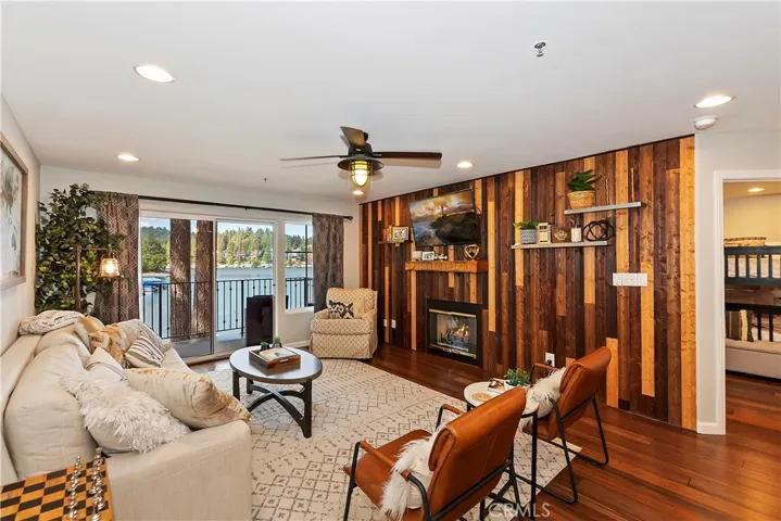 332 Lake Resort Road, Lake Arrowhead, California 92352