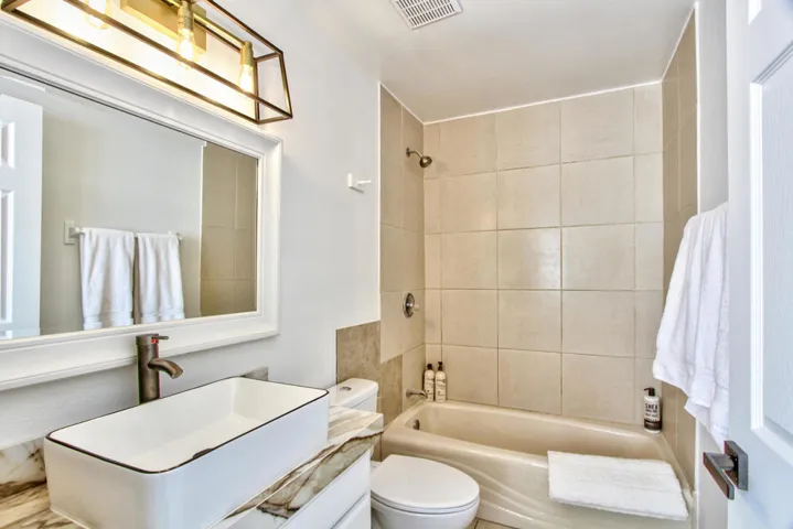 49-Guest-Quarters