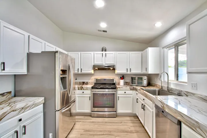 17-Kitchen