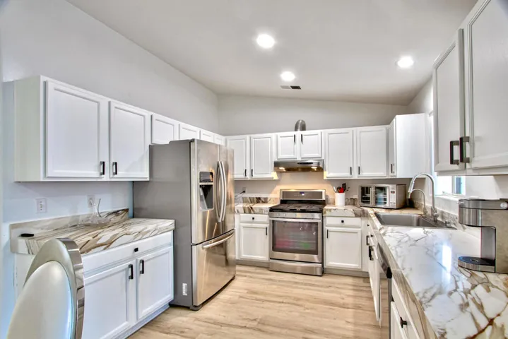 18-Kitchen