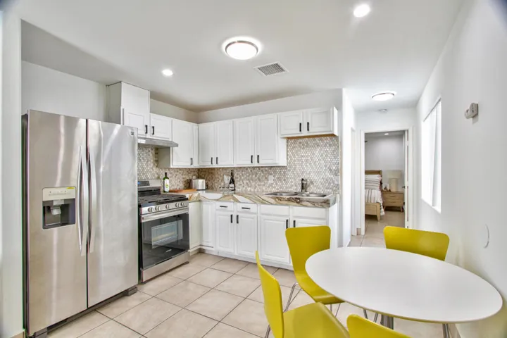 47-Guest-Quarters