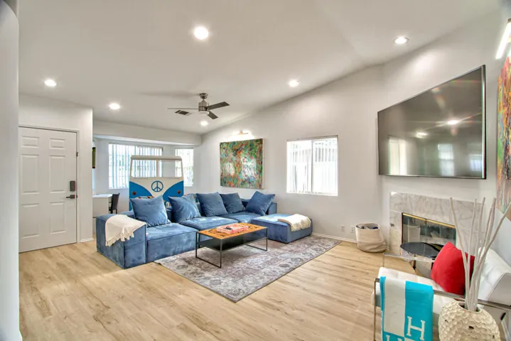 9-Living-Room