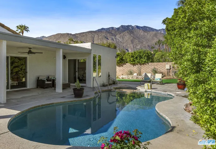 1040 E Paseo El Mirador, Palm Springs, California 92262
