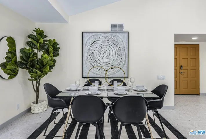 1040 E Paseo El Mirador, Palm Springs, California 92262