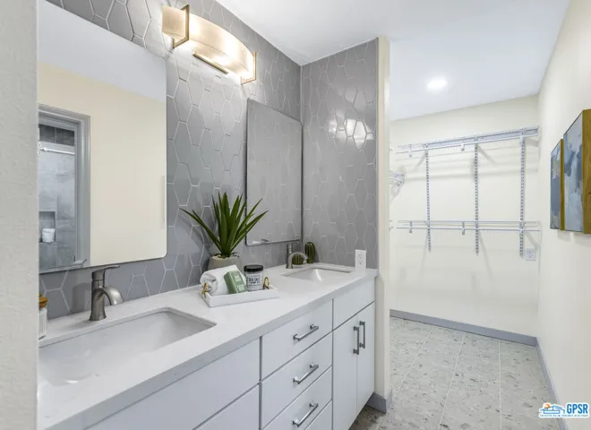 1040 E Paseo El Mirador, Palm Springs, California 92262