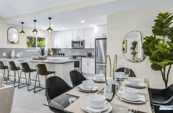 1040 E Paseo El Mirador, Palm Springs, California 92262
