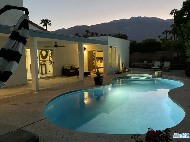 1040 E Paseo El Mirador, Palm Springs, California 92262