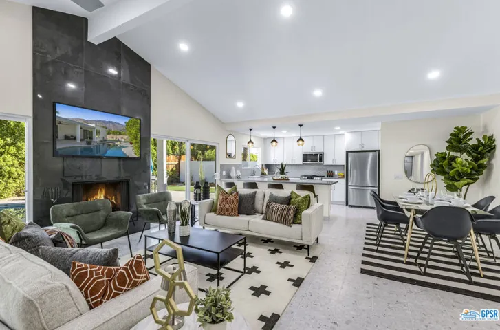 1040 E Paseo El Mirador, Palm Springs, California 92262