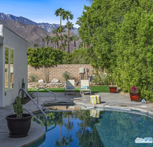 1040 E Paseo El Mirador, Palm Springs, California 92262