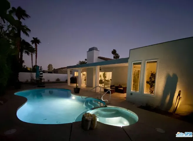 1040 E Paseo El Mirador, Palm Springs, California 92262