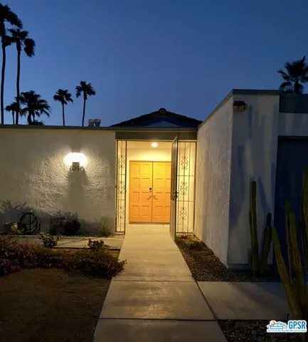1040 E Paseo El Mirador, Palm Springs, California 92262