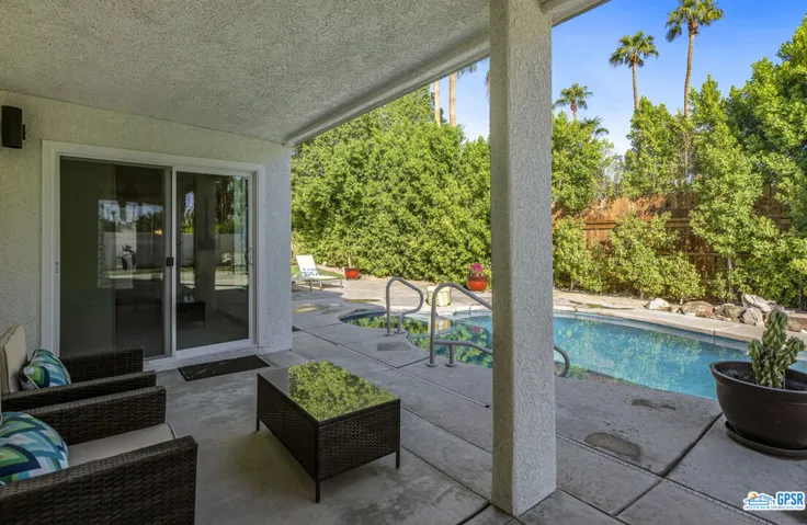 1040 E Paseo El Mirador, Palm Springs, California 92262