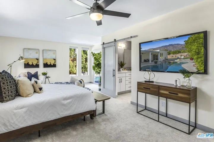 1040 E Paseo El Mirador, Palm Springs, California 92262