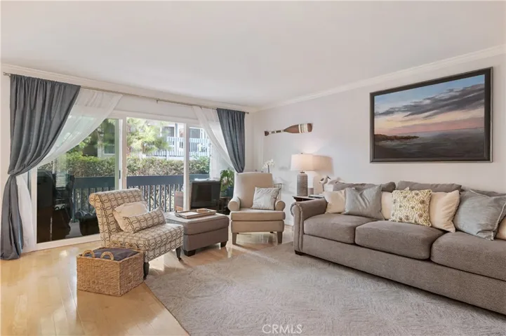 635 S Prospect Avenue 101, Redondo Beach, California 90277