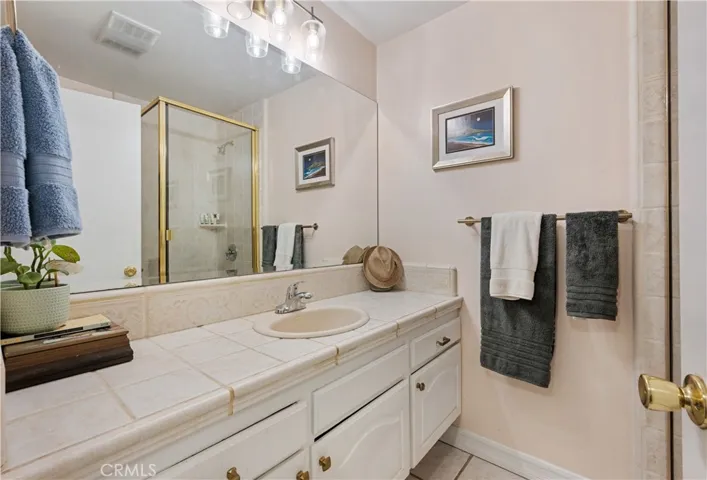 635 S Prospect Avenue 101, Redondo Beach, California 90277